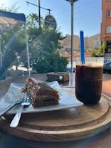 تصویر گالری کافه باقلوا علی کیپا
